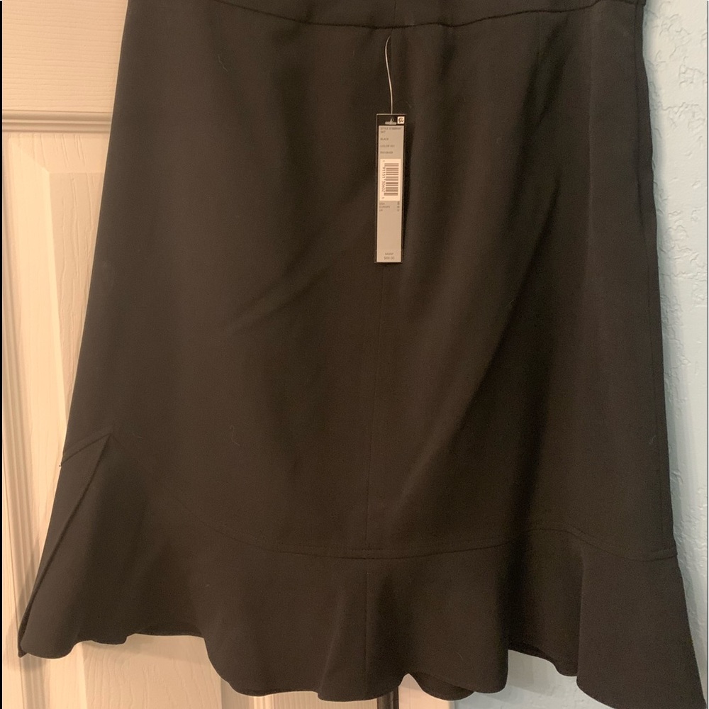 Black Tahari skirt with ruffle hem size 8
